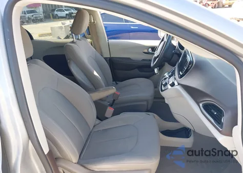 2017 Chrysler Pacifica Touring из США, поврежденный, VIN 2C4RC1DG4HR770599